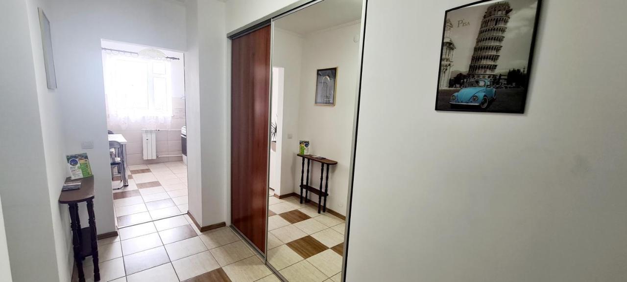 Perfect View Apartament 2 Rooms Self Check-In Bukarest Exteriör bild