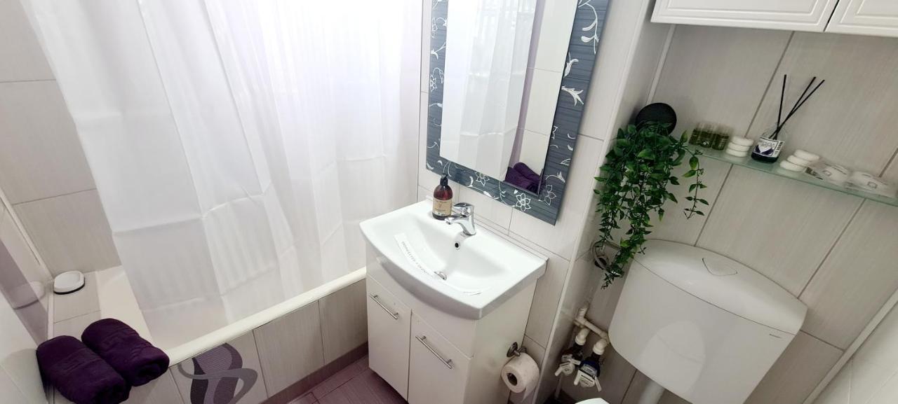 Perfect View Apartament 2 Rooms Self Check-In Bukarest Exteriör bild